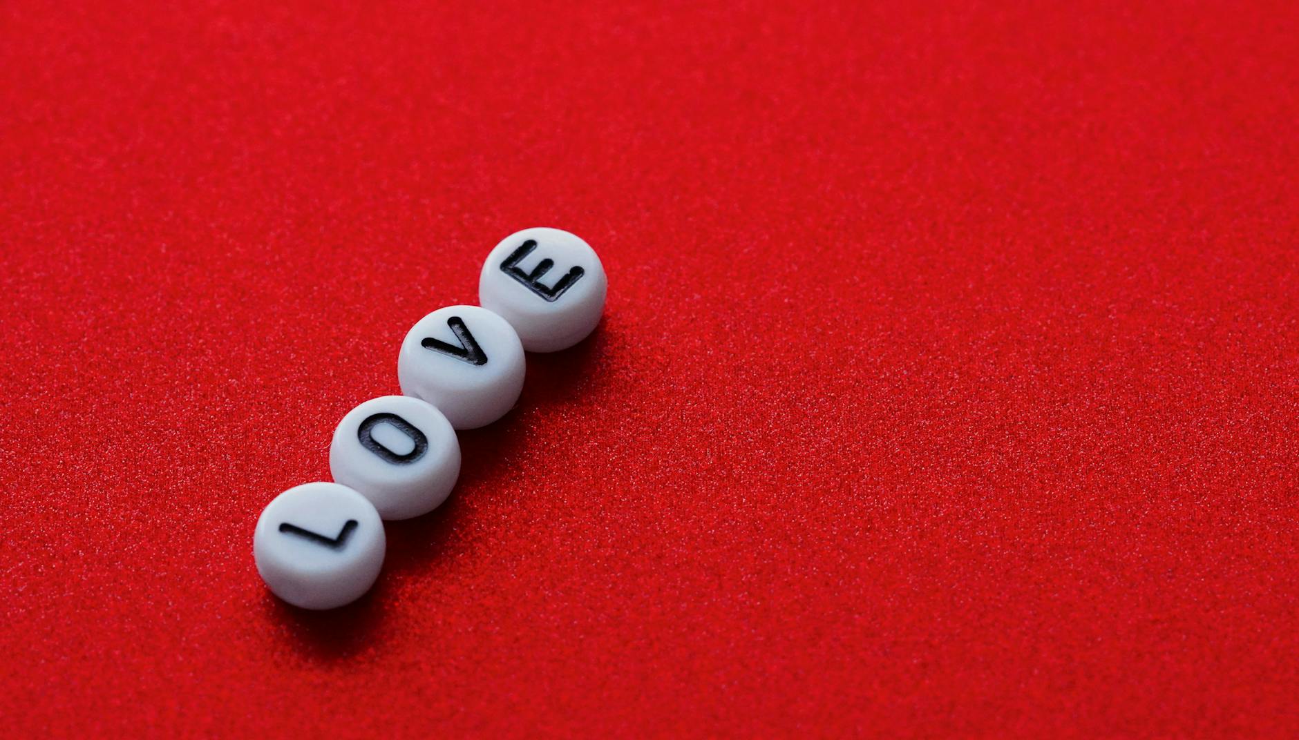 love image for happy valentine day couple